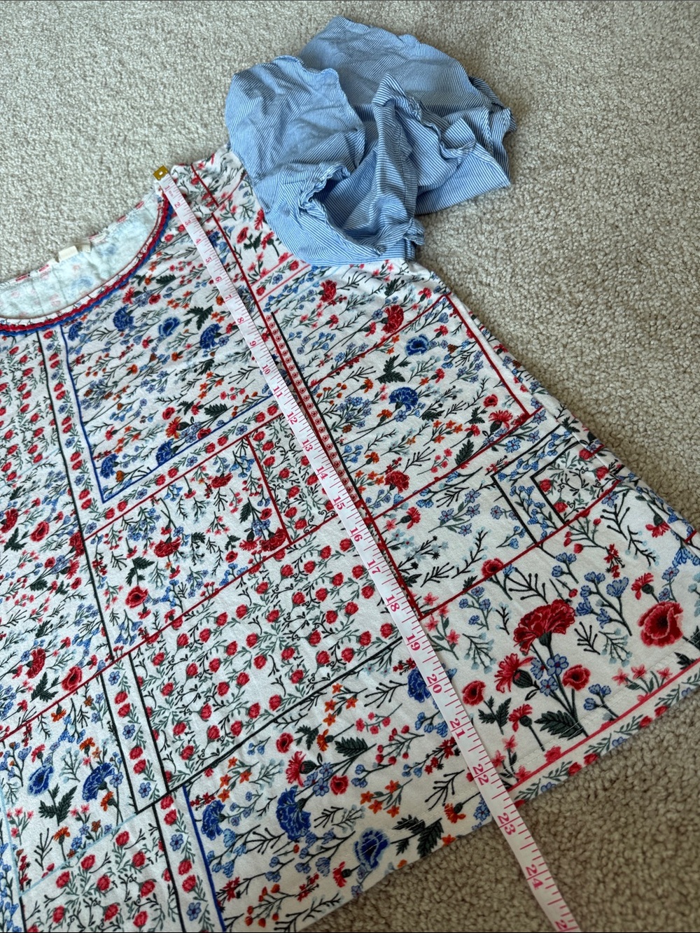 Let Me Be Anthropologie Flutter-Sleeved Floral Blue White Red Top - Picture 11 of 11